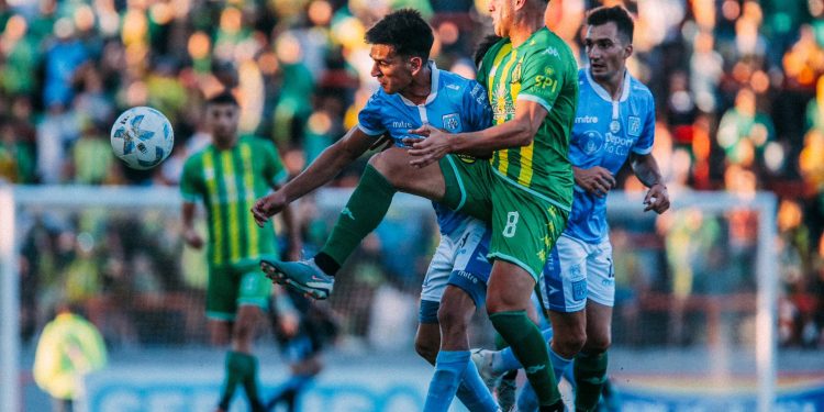 Aldosivi empató con Estudiantes de Río Cuarto y no pudo alcanzar a Colón