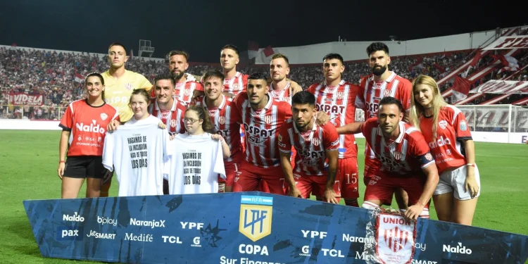 Unión publicó la lista de convocados: ante Lanús, irá de arranque Thiago Cardozo