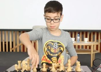 Impacto mundial: un niño argentino de 10 años derrotó al número uno de ajedrez