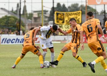 Las duras críticas que recibió Mitre tras su primera derrota en la Primera Nacional