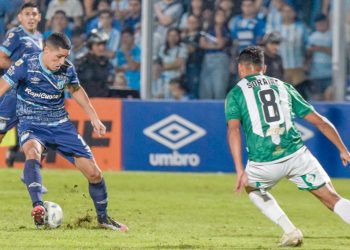 Banfield amargó el debut de Sava con una goleada en Tucumán