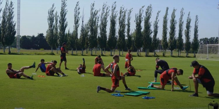 Rodríguez entrenó con normalidad y Delfino saldría con el 11 de memoria