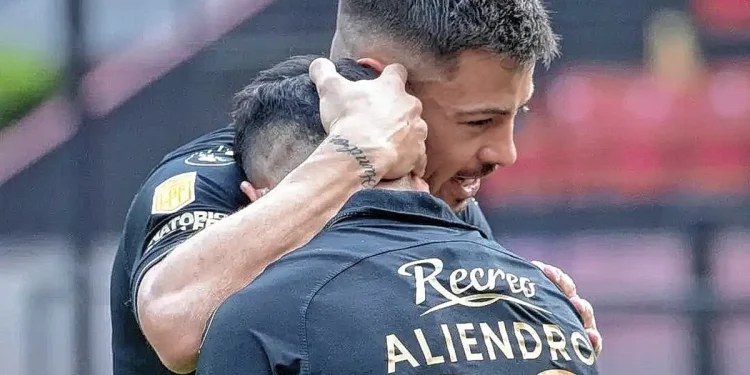 Lértora felicitó a Aliendro con un comentario que generó furor entre los Sabaleros