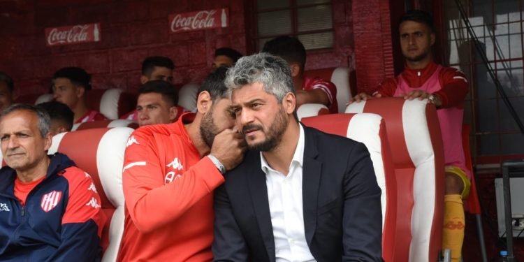 Belgrano desistió de contratar a Gustavo Munúa: acordó con un DT que estuvo cerca de Unión