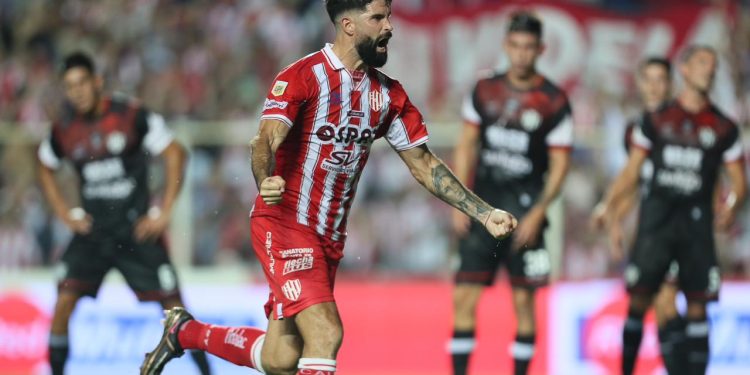 «El objetivo es clasificar a una copa y por qué no pelear el campeonato»