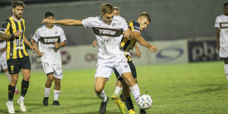 Platense superó a Olimpo desde los doce pasos y avanzó por Copa Argentina