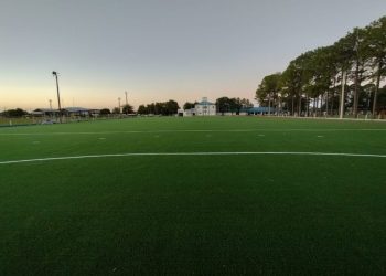 Universitario espera inaugurar su cancha en Junio