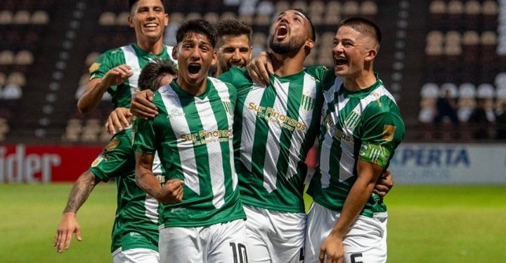 Banfield vapuleó a Ciudad Bolivar y avanzó en la Copa Argentina