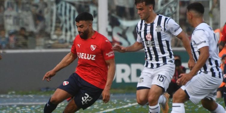 Independiente y Talleres se juegan todo por un lugar entre los cuatro 