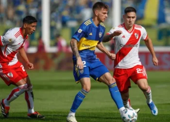 La «rompe» en Boca: Kevin Zenón, decisivo ante River y feliz en el vestuario ganador