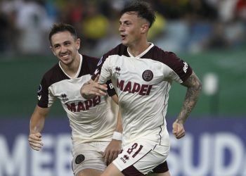 Lanús se trajo un valioso empate de Brasil gracias a un ex Unión