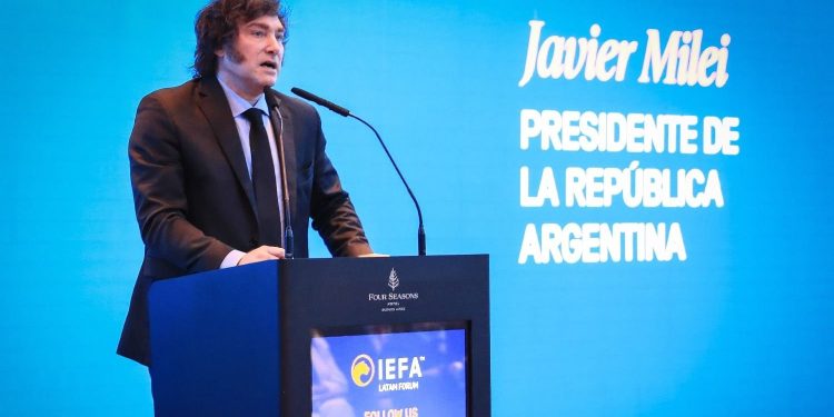 Está en redes: antes del partido ante Colón, el presidente Milei habló de Temperley