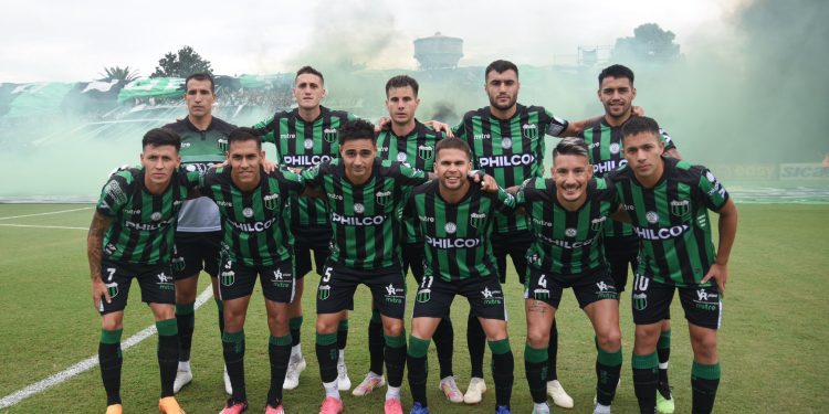 Con una baja importante, Nueva Chicago emprendió camino a Santa Fe