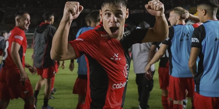 Talpone: «Me pone muy orgulloso estar en un club grande como Colón»