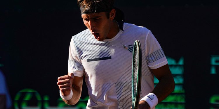 Tomás Etcheverry se metió en la semifinal del ATP 250 de Houston