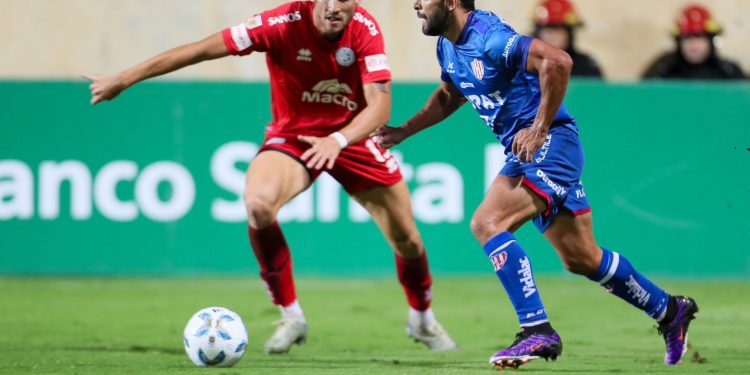 Gamba: «Se nos han escapado puntos por pequeñas cosas y esa es la bronca»