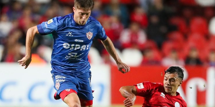 El Kily González probó con tres variantes para visitar a Tigre: una sorpresiva