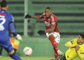Defensa se quedó sin el pan y sin la torta: afuera de la Sudamericana y renuncia de Vaccari