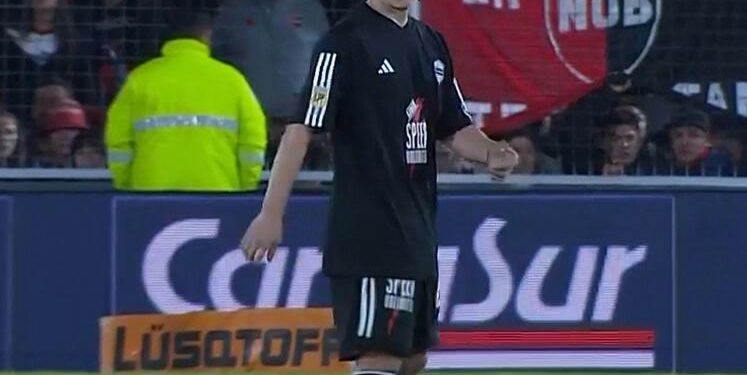 Histórico: debutó Mateo Apolonio, volante izquierdo de Riestra con tan solo 14 años