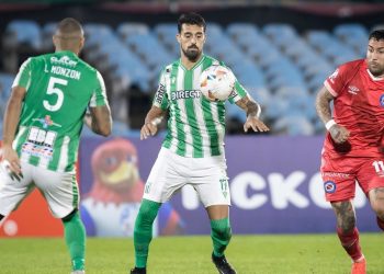 Argentinos Juniors volvió a perder ante Racing de Montevideo por la Sudamericana