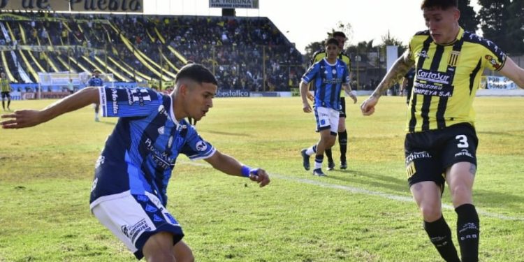 Antes de recibir a Colón, San Telmo empató sin goles con Almirante Brown