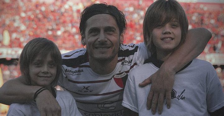 Colón sortea ingresos al campo con los jugadores