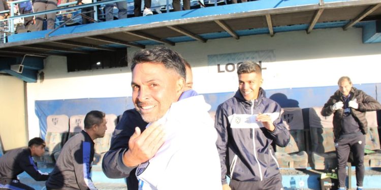 Antes de visitar a Colón, Almagro confirmó a su nuevo DT