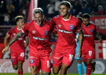 Argentinos afronta una visita de riesgo ante Corinthians