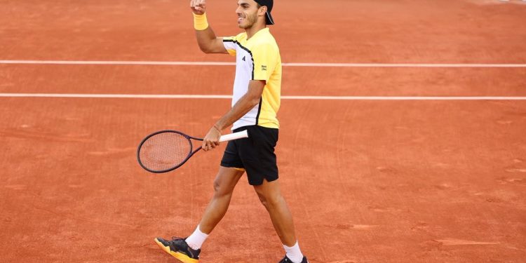 Báez y Cerúndolo avanzaron a la segunda ronda de Roland Garros