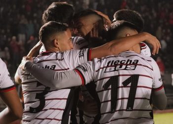 Colón y esa gran ventaja de jugar con el respaldo de su gente