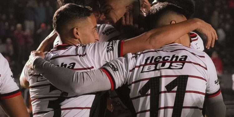 Colón y esa gran ventaja de jugar con el respaldo de su gente