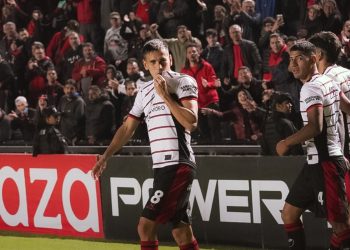 Colón sigue invencible en su casa en el 2024