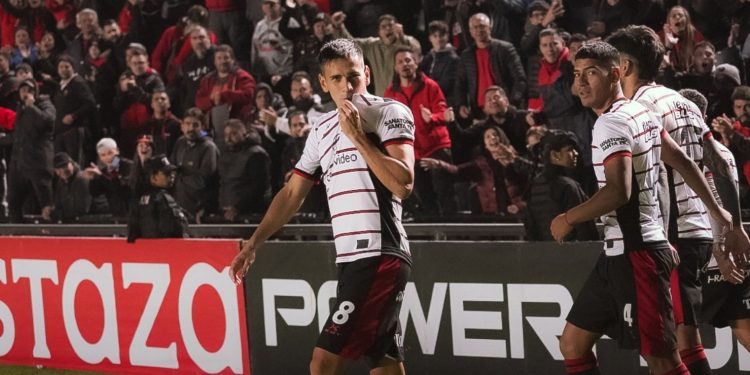 Colón sigue invencible en su casa en el 2024