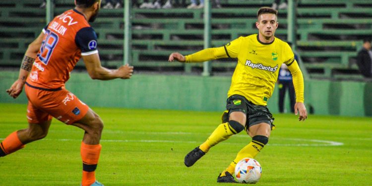 Sin pena ni gloria: Defensa se despidió de la Sudamericana con una derrota