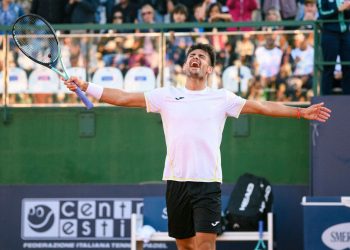 Mariano Navone superó con éxito su debut en Roland Garros