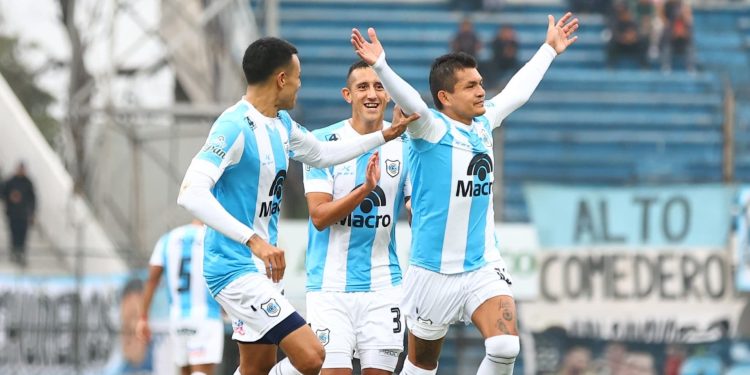 Mirá el majestuoso golazo del Pulga Rodríguez en la victoria de Gimnasia de Jujuy