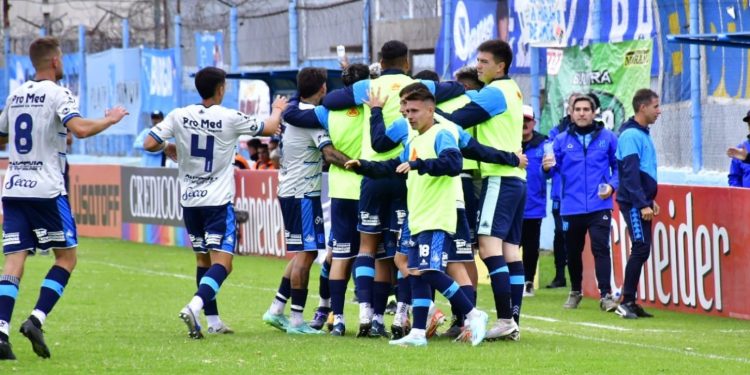 Empató San Telmo y Colón celebra su aniversario como líder solitario