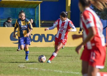 Unión ganó el quinto al hilo y lidera en Primera B de AFA