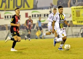 Antes de recibir a Colón, Deportivo Madryn venció a Almirante y profundizó la crisis de Almirante