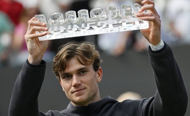 Draper se coronó campeón en Sttutgart y llega a Wimbledon como preclasificado