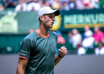 Hurkacz le puso fin a la racha positiva de Zverev y es finalista en Halle