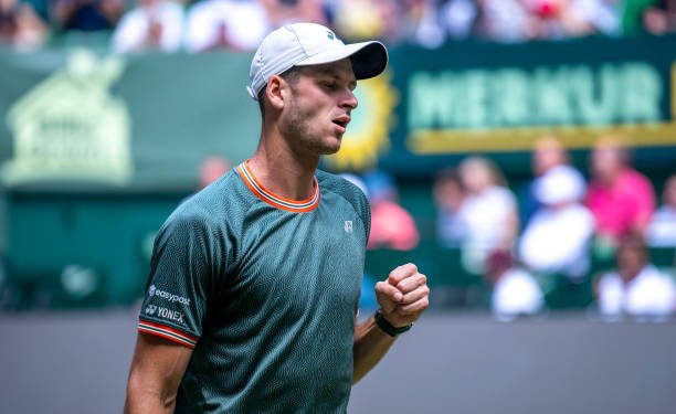 Hurkacz le puso fin a la racha positiva de Zverev y es finalista en Halle