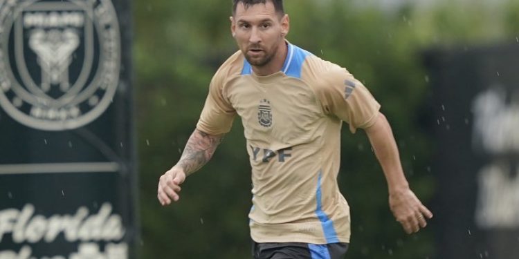 Lionel Messi se perfila para jugar con la Selección Argentina ante Guatemala