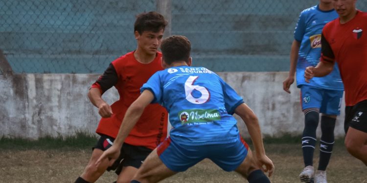 El Selectivo de Colón jugó un partido ante el Selectivo de la Liga bajo la mirada de Claudio Gugnali
