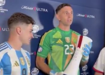 Emiliano Martínez pidió entregarle a Julián Álvarez el premio MVP