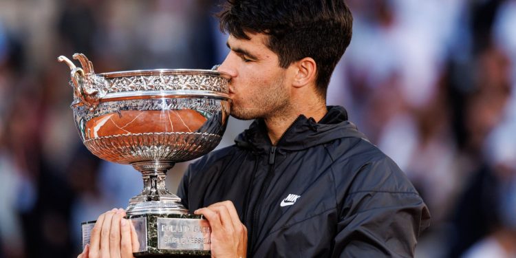 Carlos Alcaraz, el heredero de Nadal, se consagró campeón de Roland Garros
