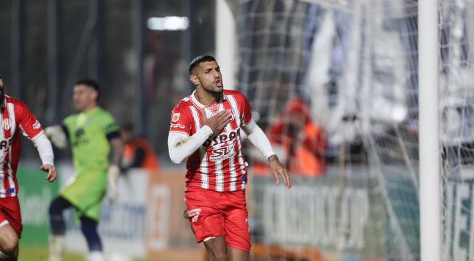 Unión ganó en Mendoza, sigue invicto y manda en la LPF