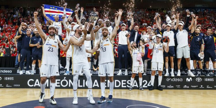 Con una gran actuación de Campazzo, Real Madrid se proclamó campeón de la Liga Endesa