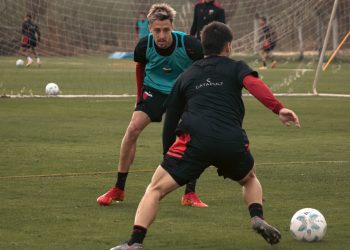 Está por irse: el jugador de Colón que se ausentó del entrenamiento