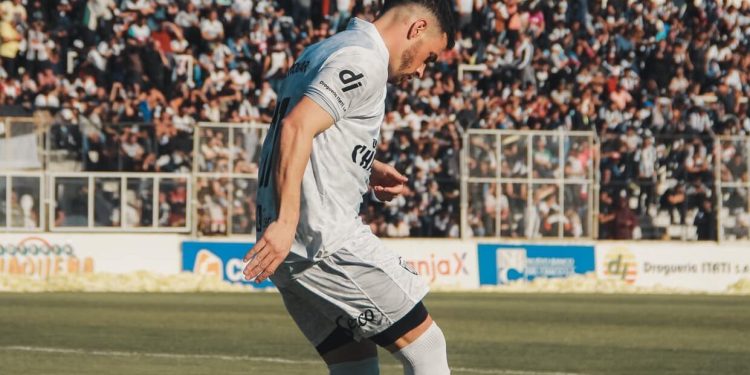 Colón está próximo a acordar el arribo de un mediocampista